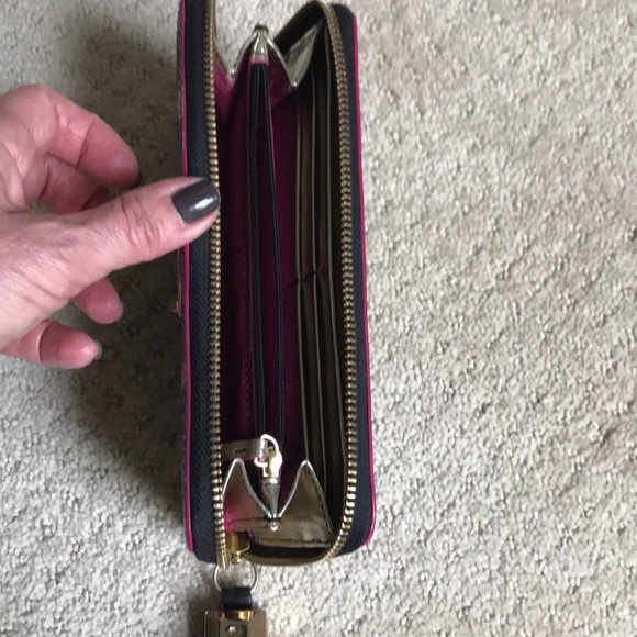 Wallet - Picture 4 of 4